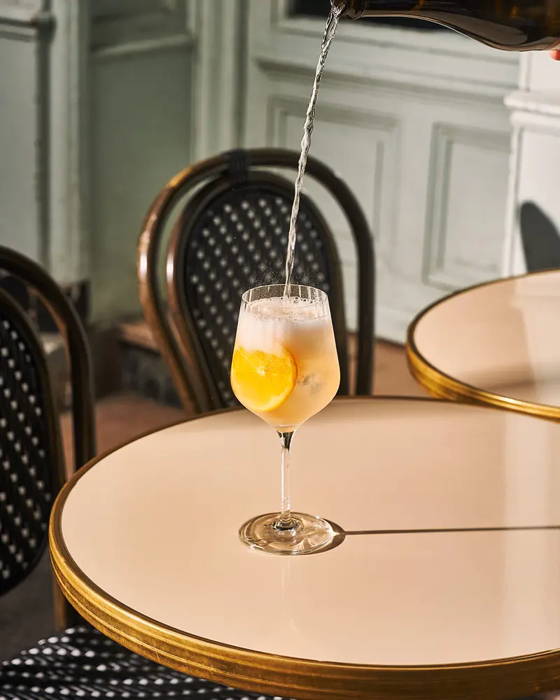 Cointreau Grapefruit Spritz